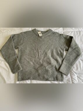 New RW&CO. Sweater Size XS